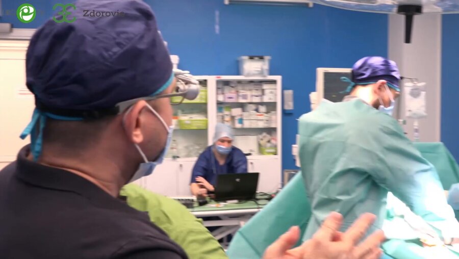 Меньщиков К.А. - Первичная неосложнённая имплантация трёх компонентного протеза полового члена AMS700LGX IZ